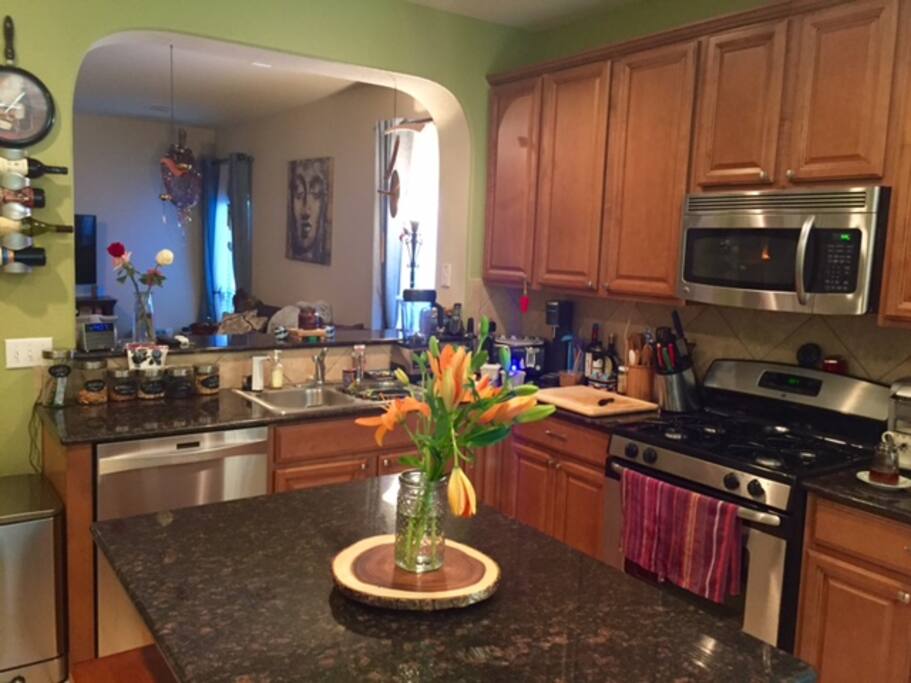 This is a GREAT kitchen to cook in!