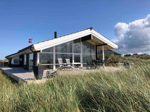 Top performing Airbnb: Vacation home in the dunes and directly on the North Sea in Jammerbugt