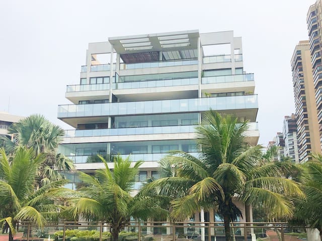 Barra Next Belíssima Cobertura Duplex Vista Praia!