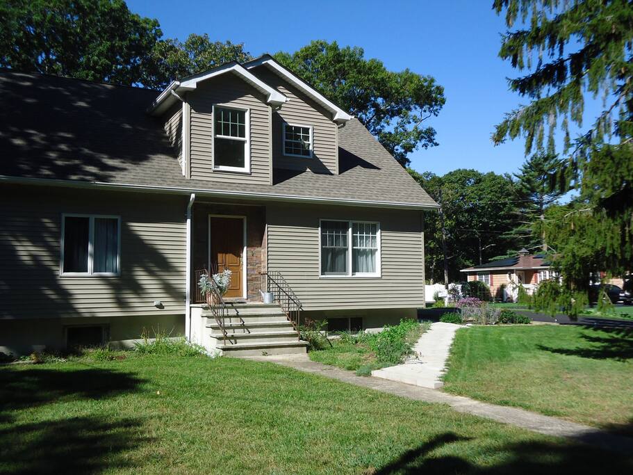 9 year old model home. furnished and well equipped