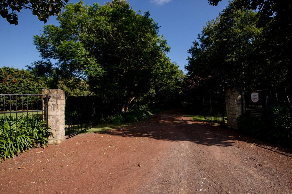 Gate