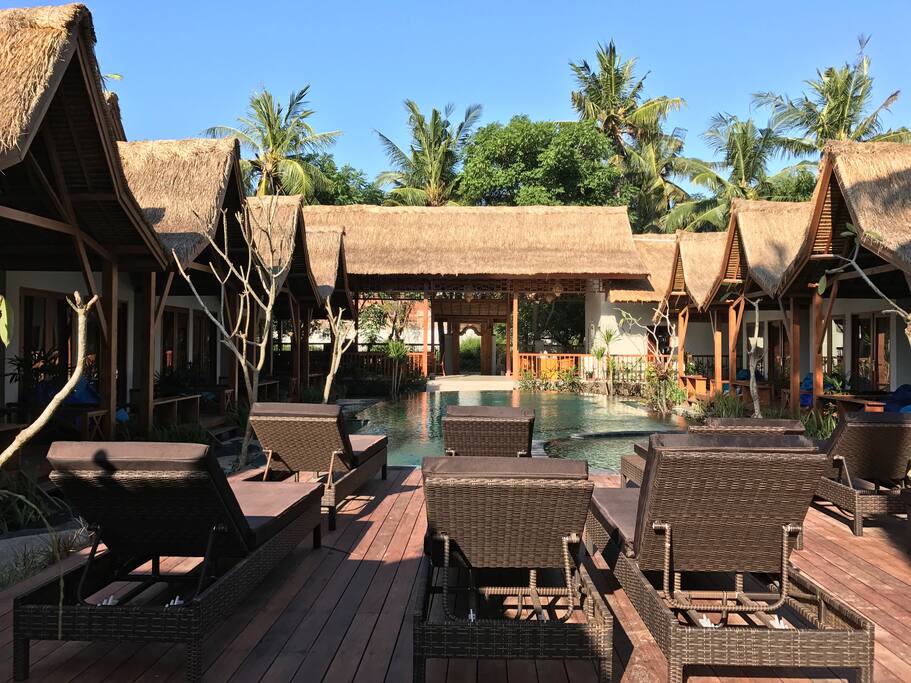 Swimming Pool & Exterior