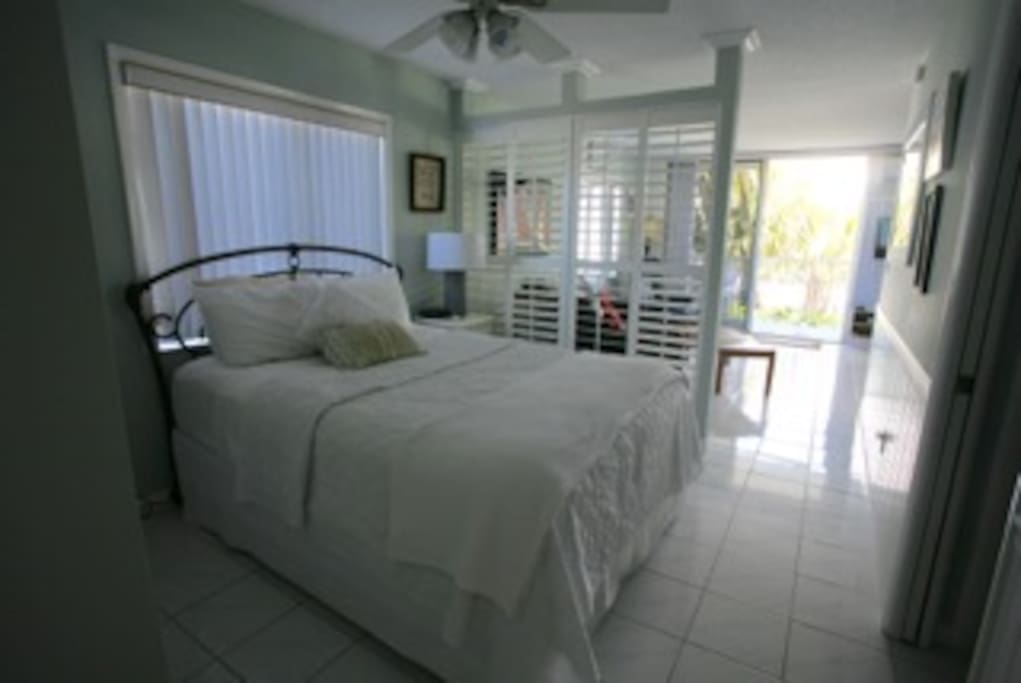 Queen bed