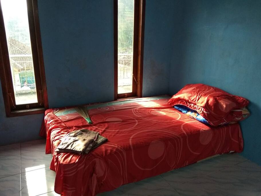 tempat tidur 1