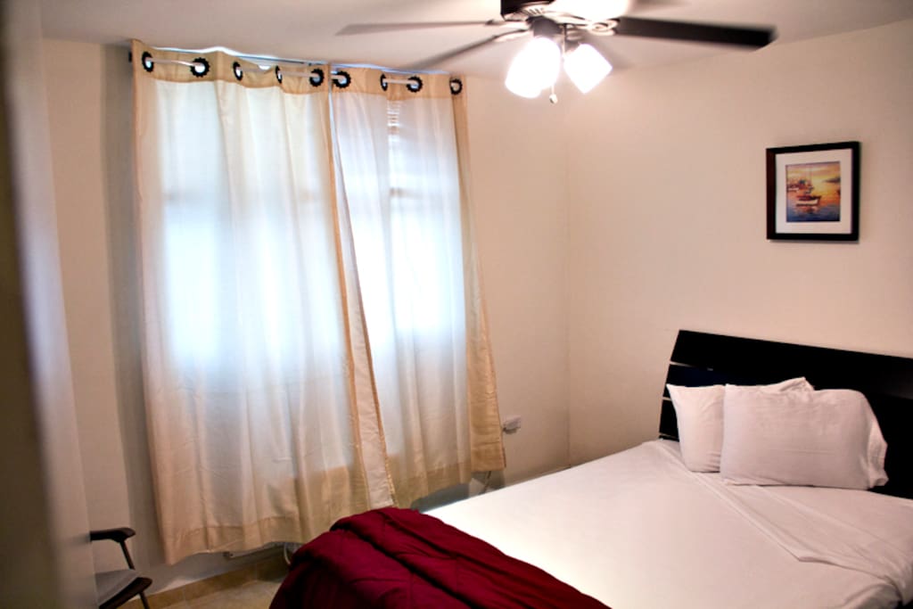 2 of 3 bedrooms, queen size beds, AC, Cable TV, ceiling fan,