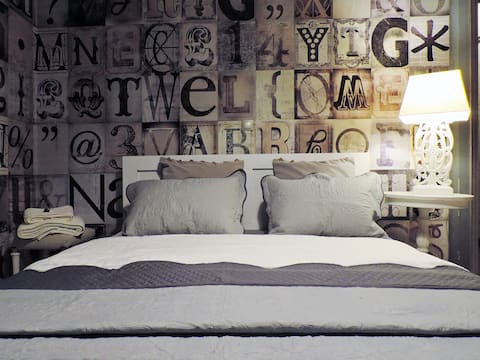Top Airbnb: Urban Design Residence 2 in ΑΡΙΣΤΟΤΕΛΟΥΣ