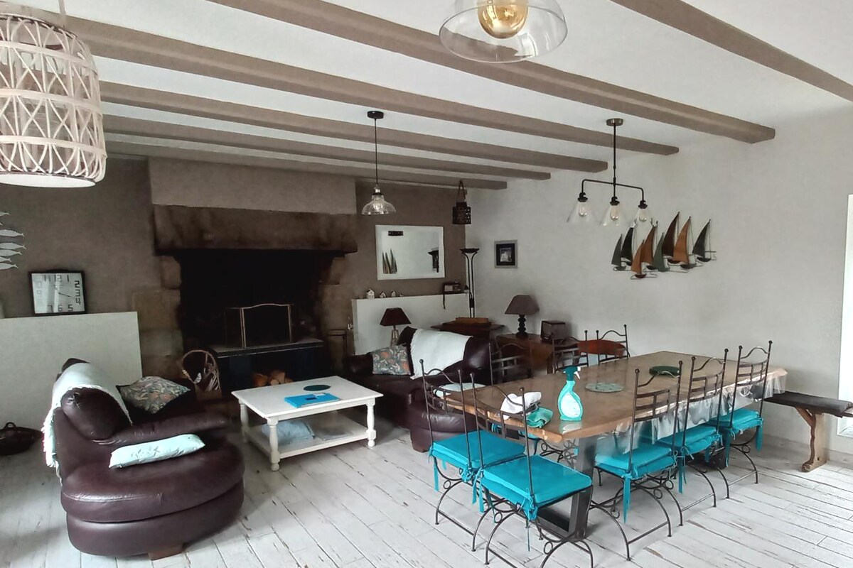 Successful Airbnb property: renovated house, quiet garden, south, 10 people, 5 bedrooms in Cancale