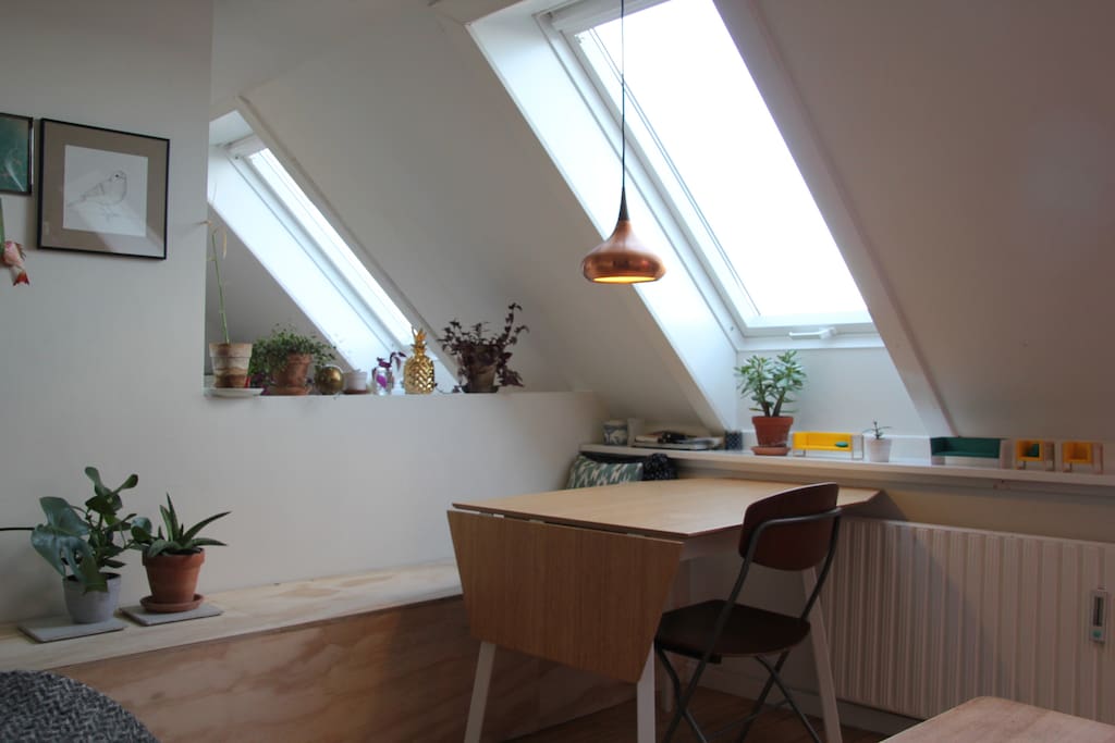 Dining table and look to the kitchen