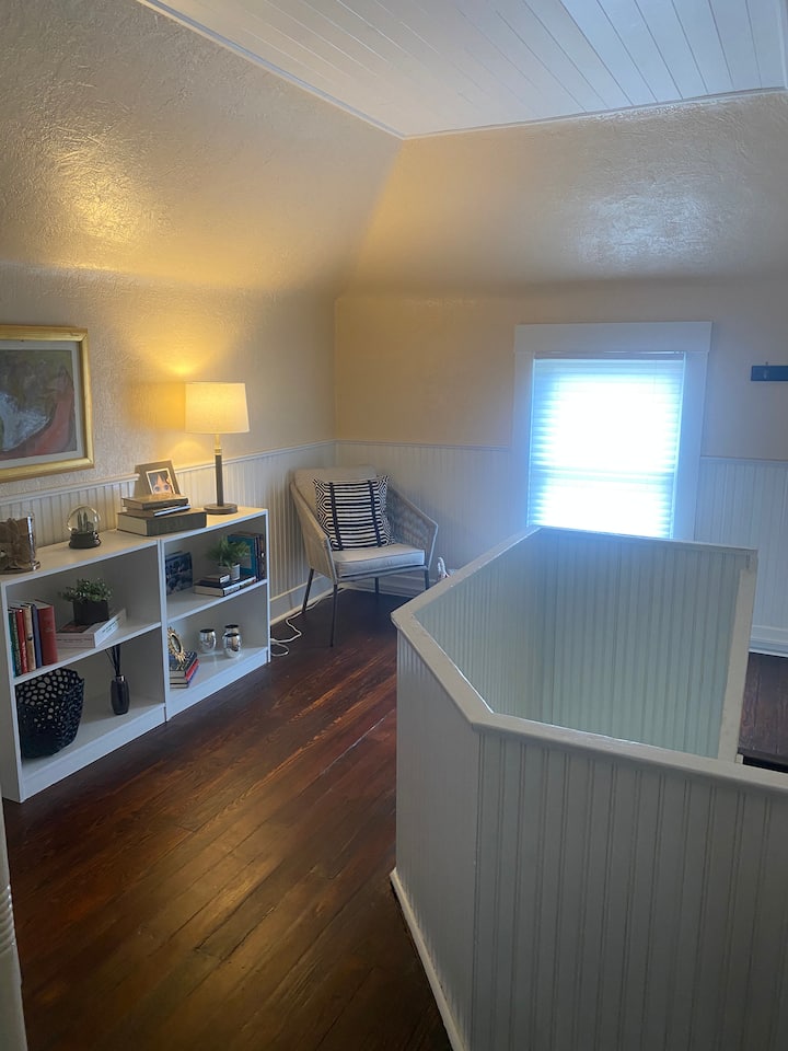 Beaumont Private Top Floor In Historic Home - Cold Spring, KY
