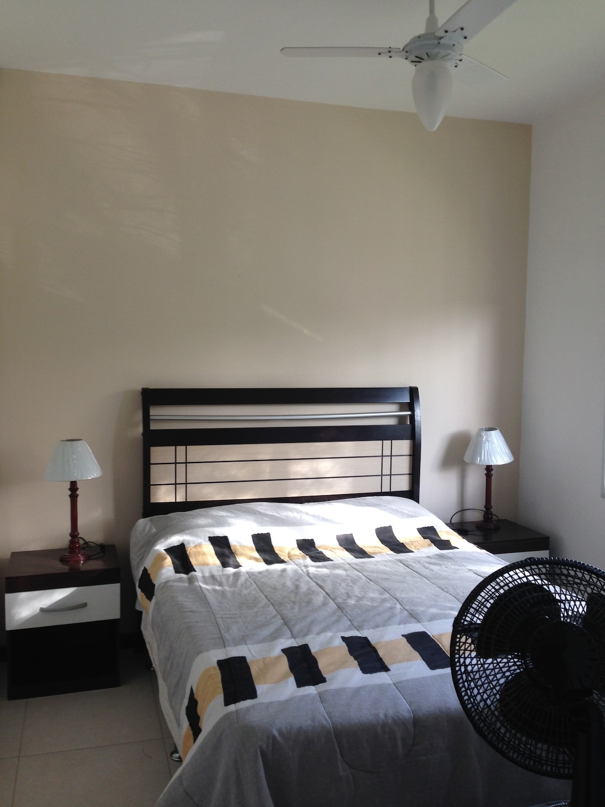 Camera da letto fatta in casa 