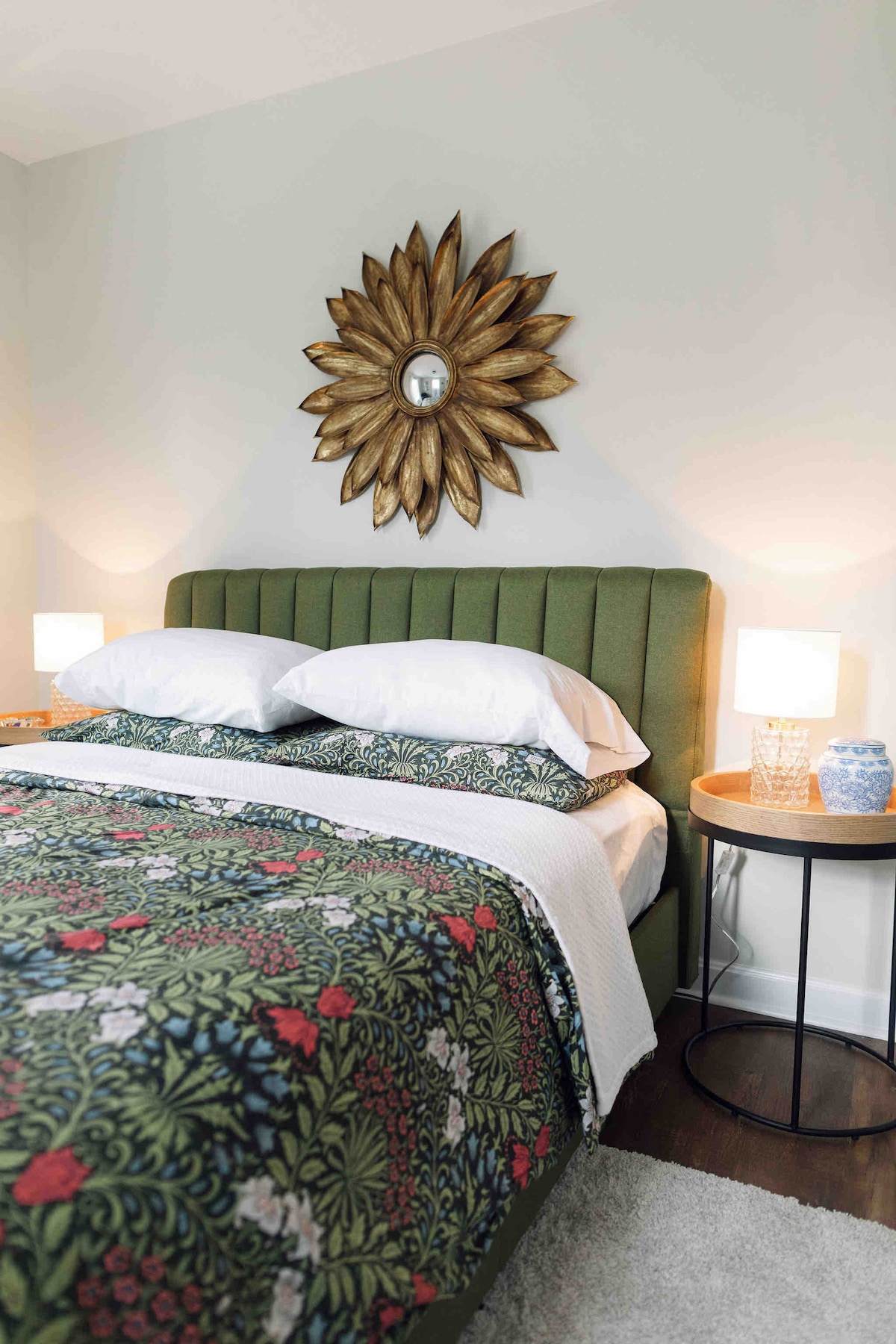 חדר שינה שלישי עם מיטת קווין סייז