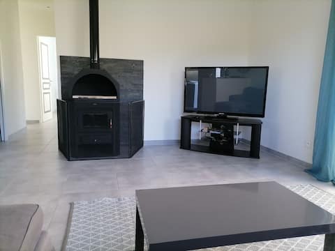 Airbnb performant: New quiet villa with private heated pool à Lecci