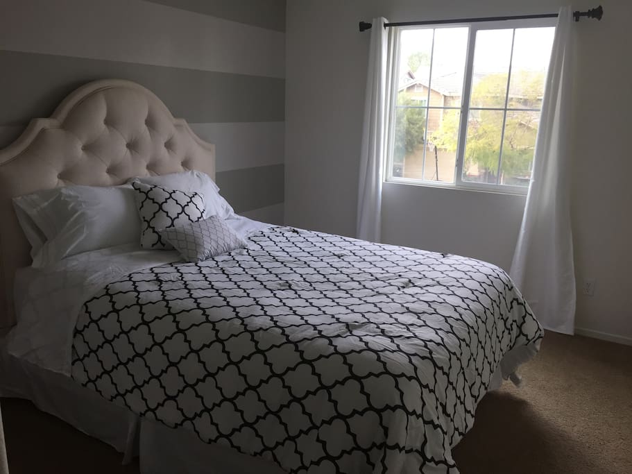 Private bedroom with queen sized bed