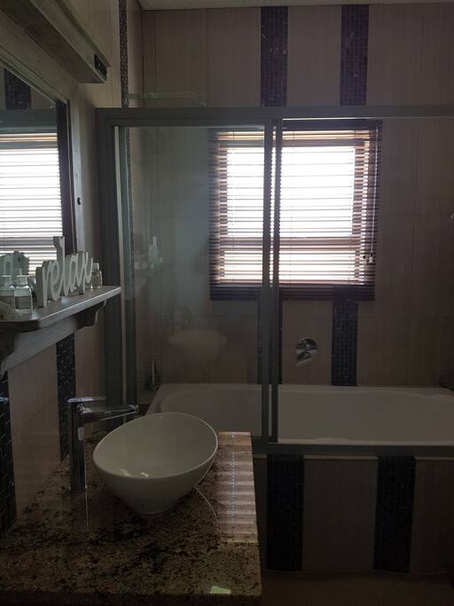 SHOWER/BATH OPTION