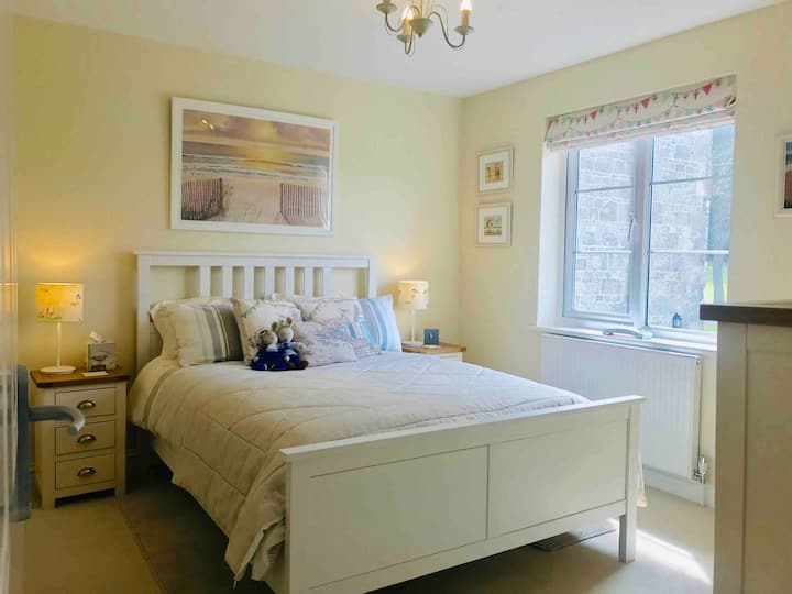 Chumba cha kulala cha mbele chenye mwonekano juu ya Parkland