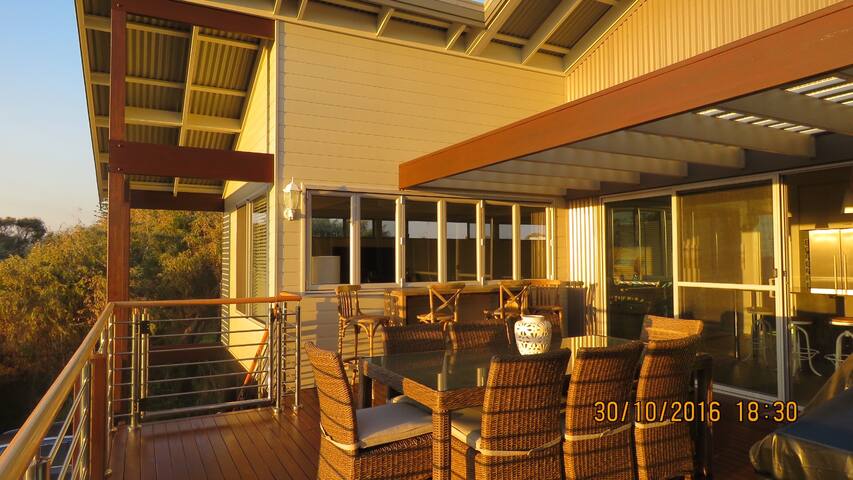 Supersize Family Beach Escape. Wow! gallery image 2