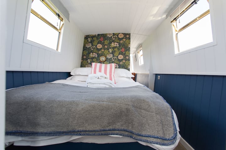 Г-ца Ели, втора спална соба