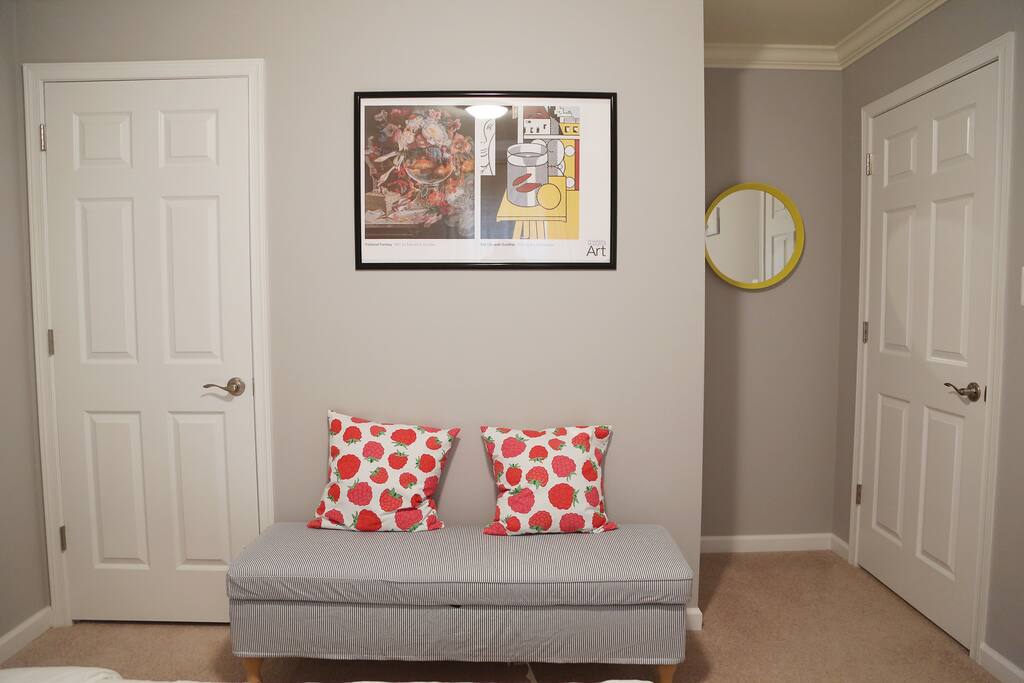 Storage bench in your private room