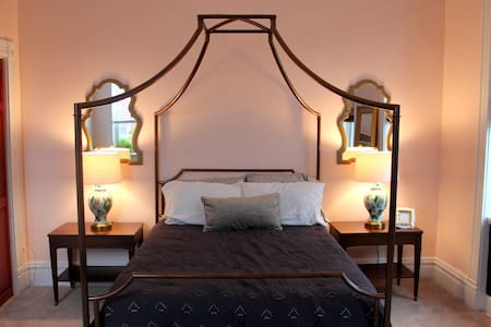 The Pink Suite with private bath - Benton Park
