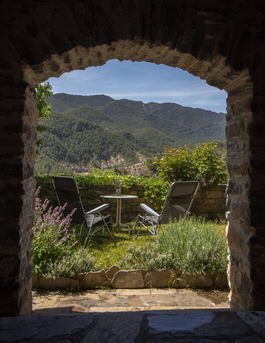 Jardín. Hamacas para tomar el sol
