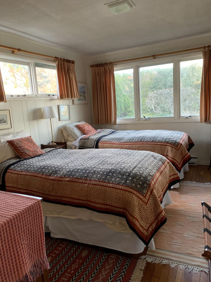 Dhomë gjumi dyshe ose "King" në katin e parë