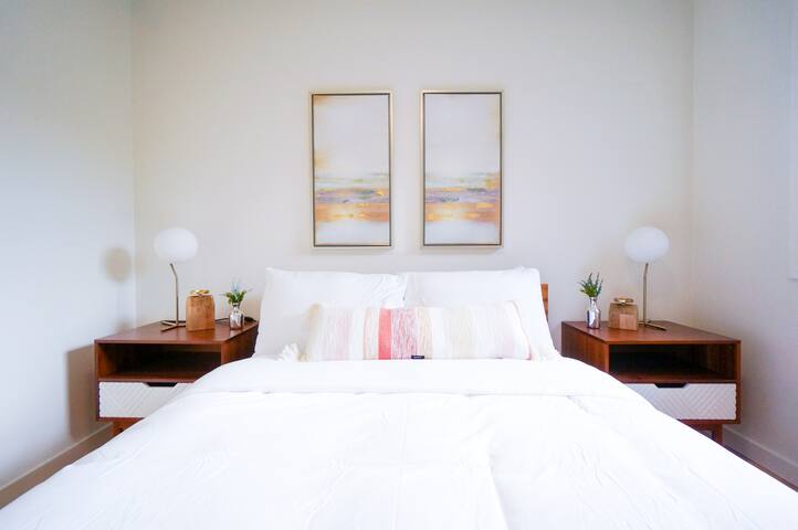 Spacious Seattle Stay | 5BR Home w/ Outdoor Space gallery image 2