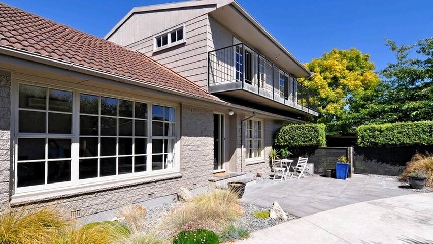 Cam place - Safe and Quiet