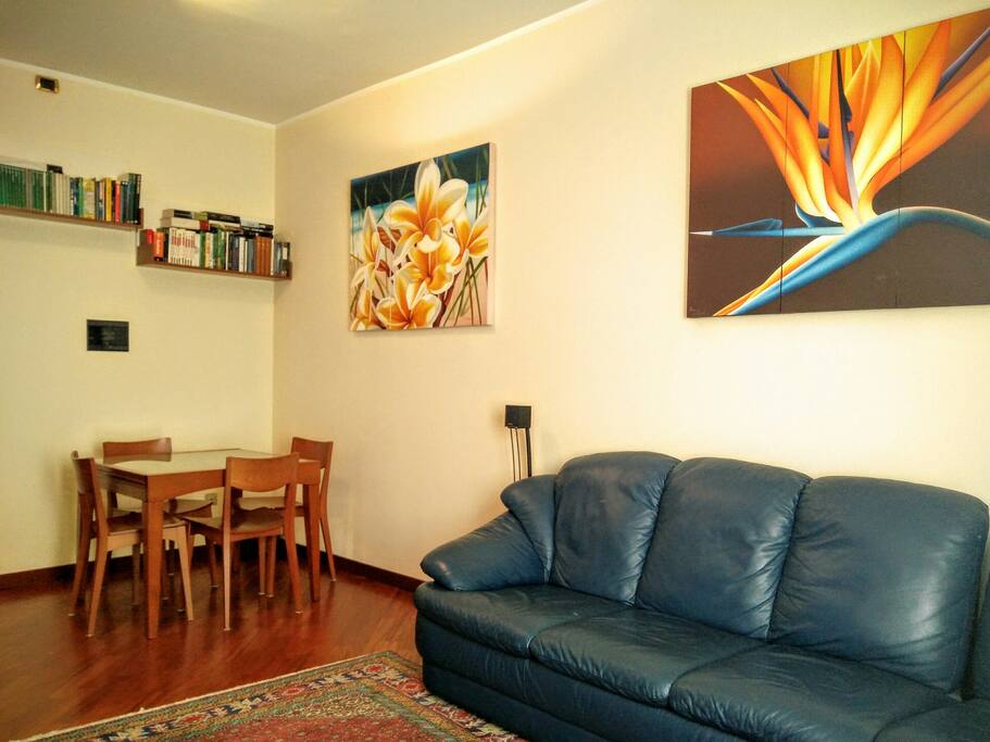 Sala da pranzo con salotto