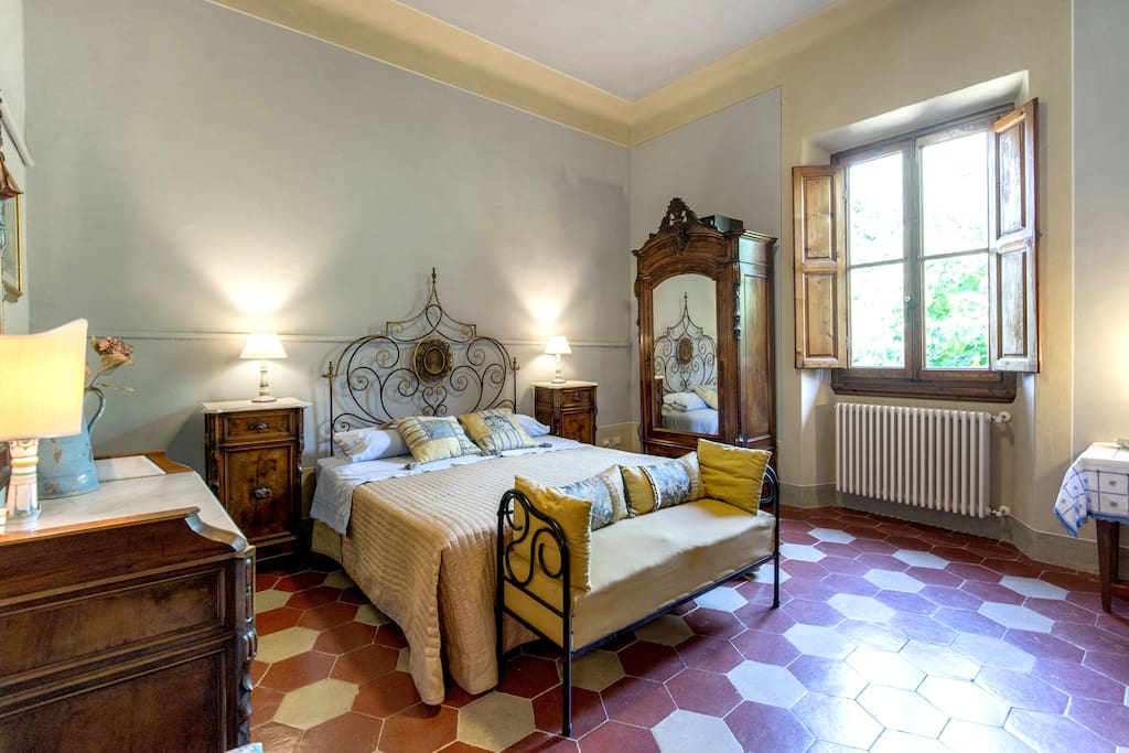 La camera azzurra
The blue bedroom