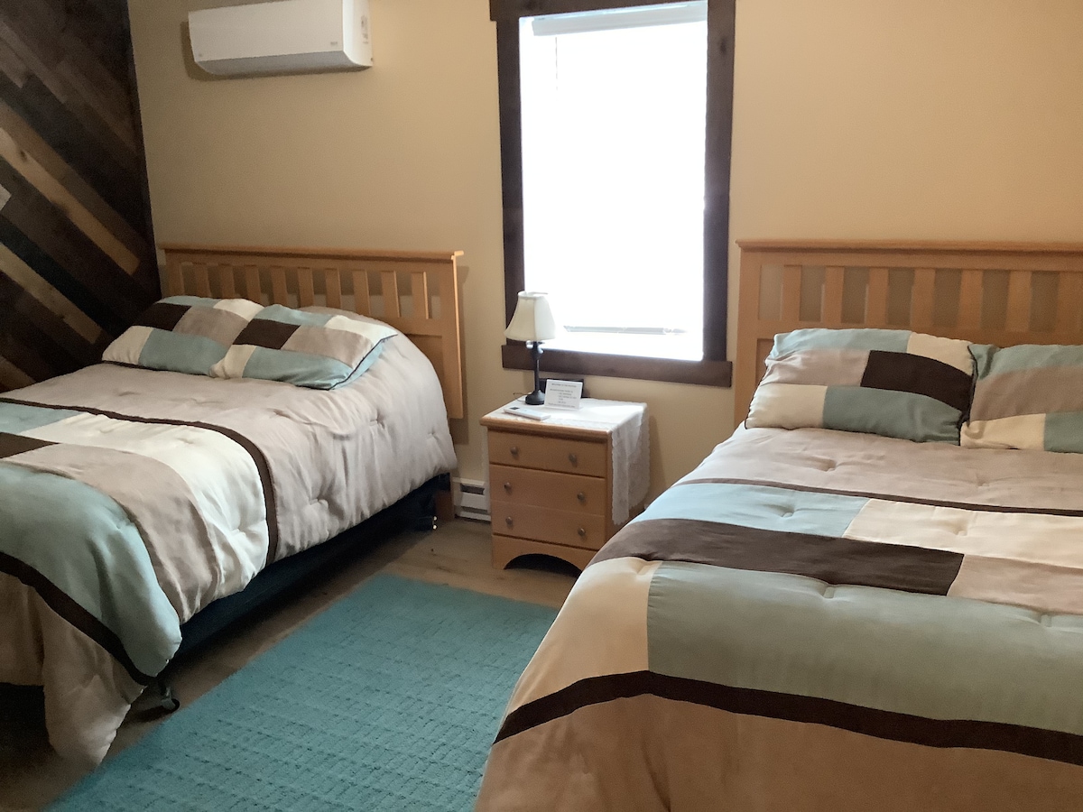 2 מיטות זוגיות