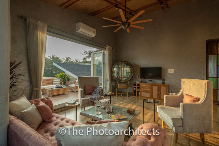 Top Floor Terrace and Lounge