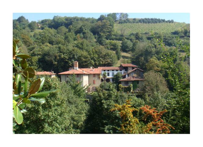 Elegante villa con piscina gallery image 4