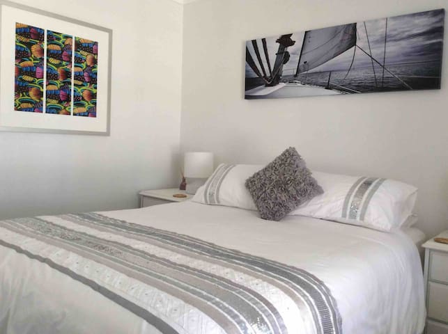 Bayside bnb Queen bedroom