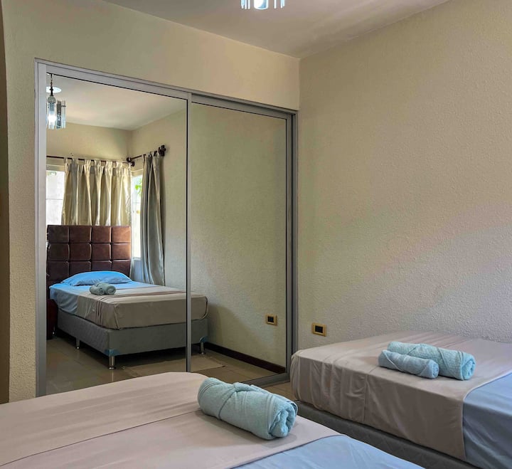 Chumba #3
A/C na kioo