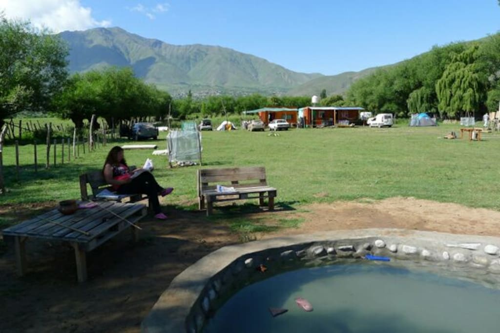 Pileta con agua pura del cerro, sin chemicos. Vista sobre el terreno de 3500 m2.