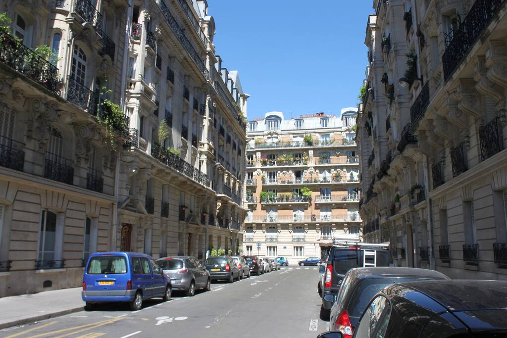Rue de l'appartement, bâtiment de gauche