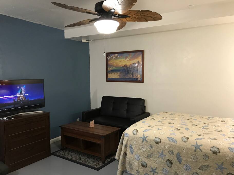 Private Studio with Queen bed (sleeps 2) and pull out twin sleeper sofa w/ memory foam (sleeps 1)