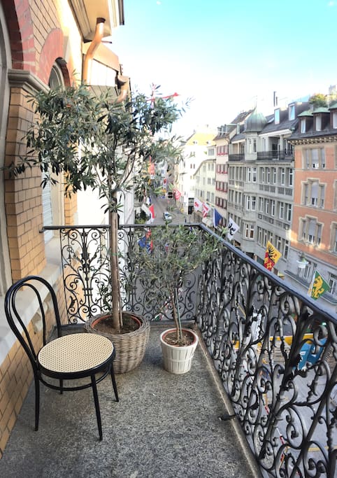 Unique view on Rennweg from Balcony
