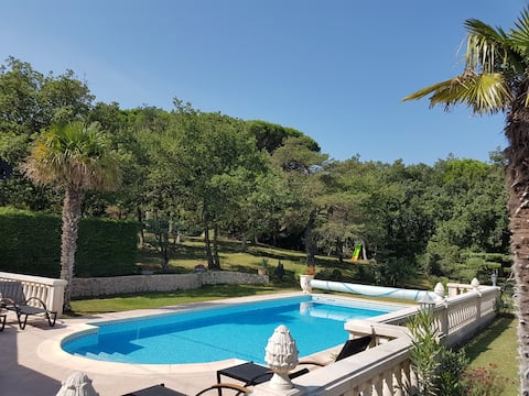 Villa in Provencal Drome. Beautiful services.