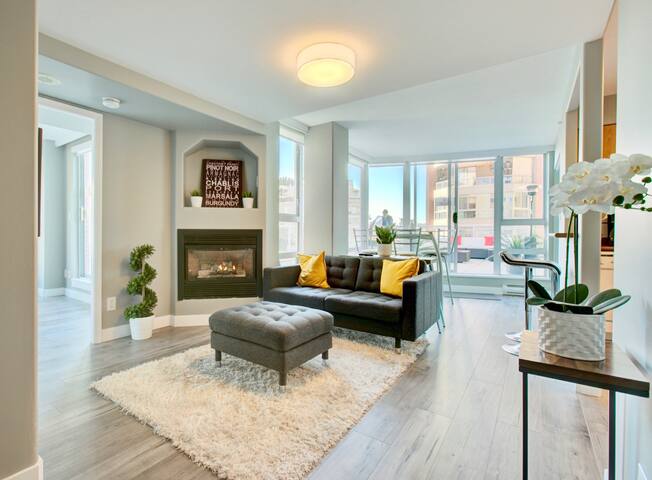 Unique Vancouver 3 Queen BR w/ huge private patio