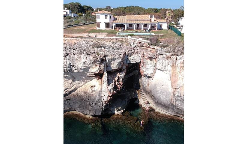 Casa con piscina, vistas y acceso privado al mar. gallery image 2