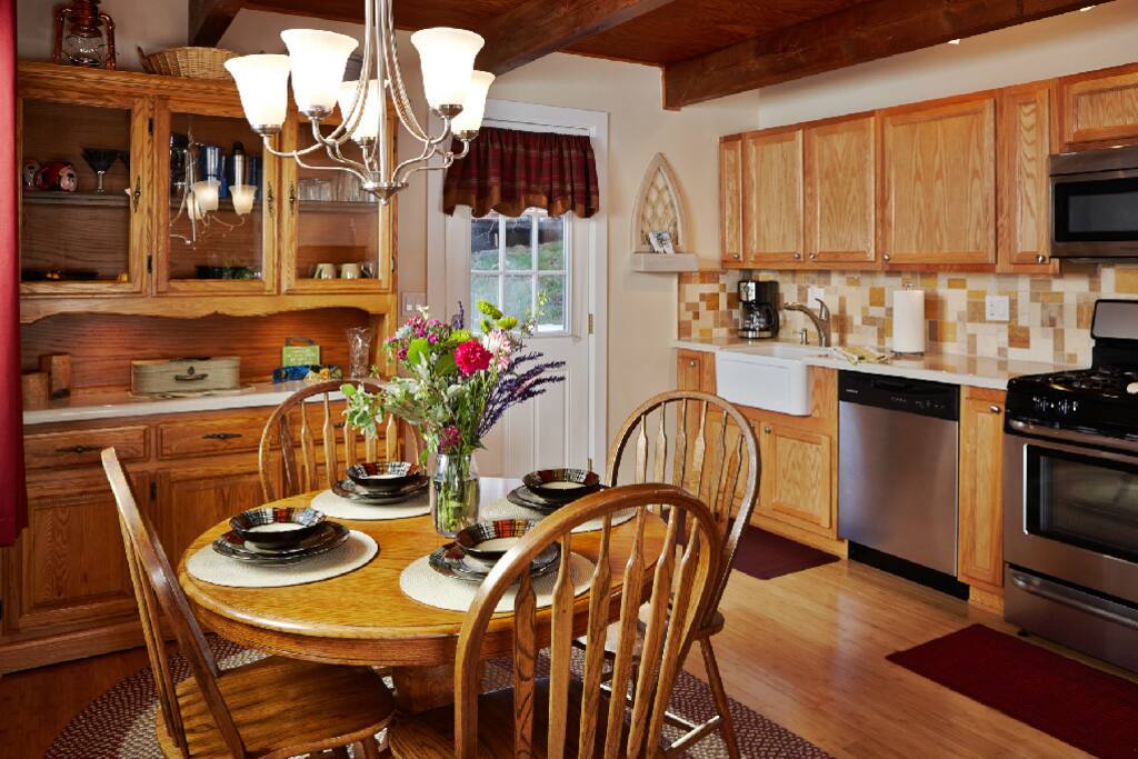 Kitchen and dining room. Seats 4.