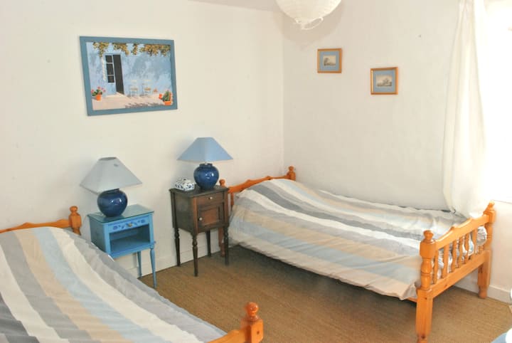 Детска соба или соба за тинејџери на приземје