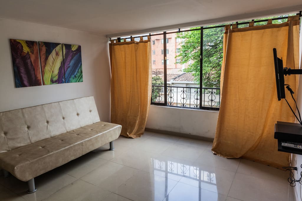 Living Room- Sala de Estar.