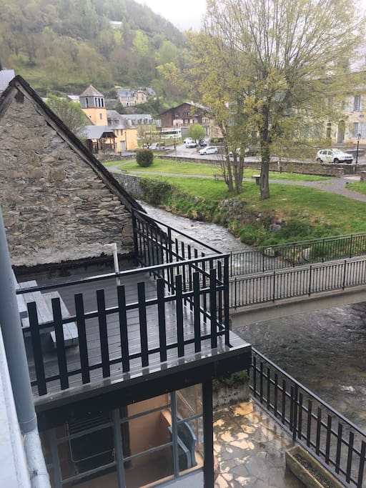 Le logement surplombe la Neste d'Aure