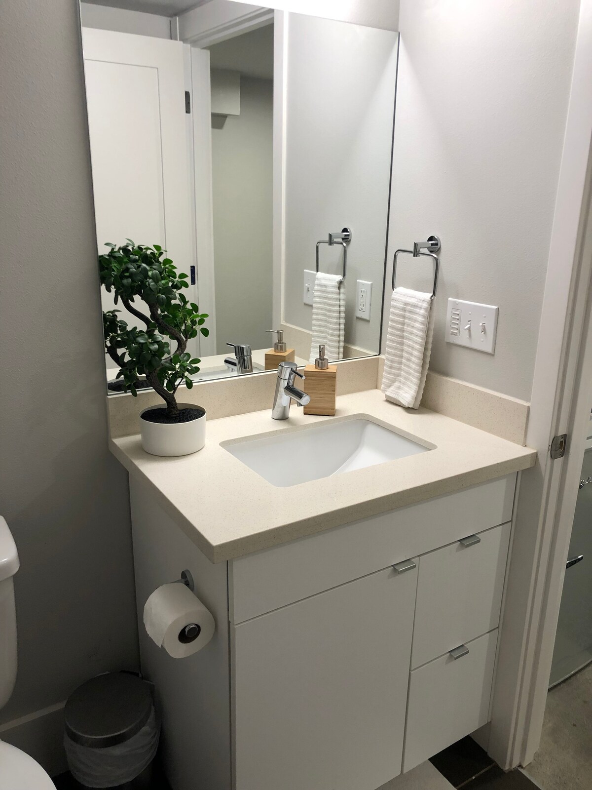 Private Studio Apartment in West Seattle