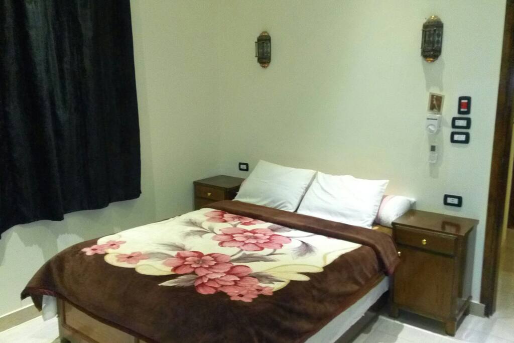 room with one big bed