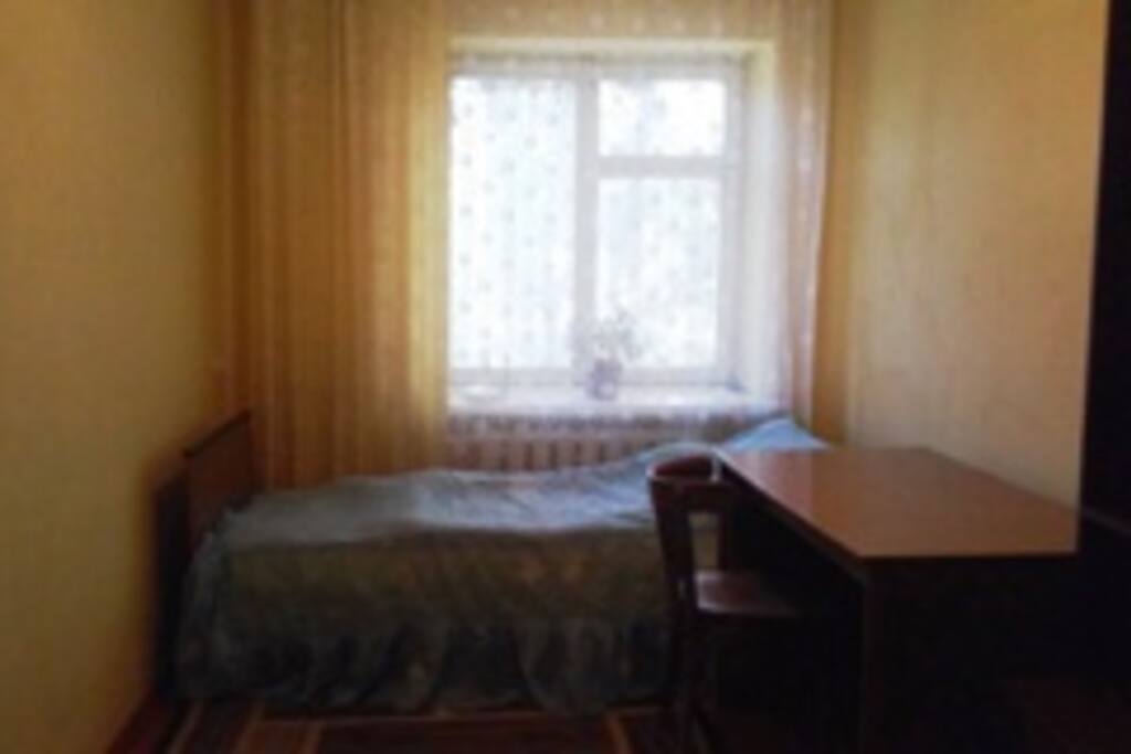 желтая комната