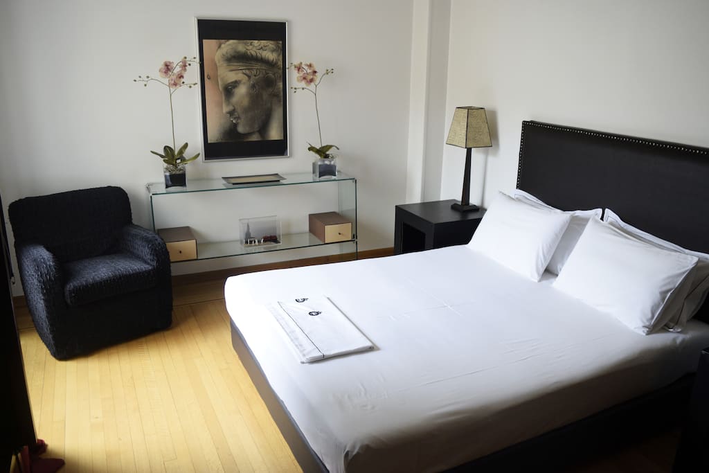 Main Bedroom with queen sized bed