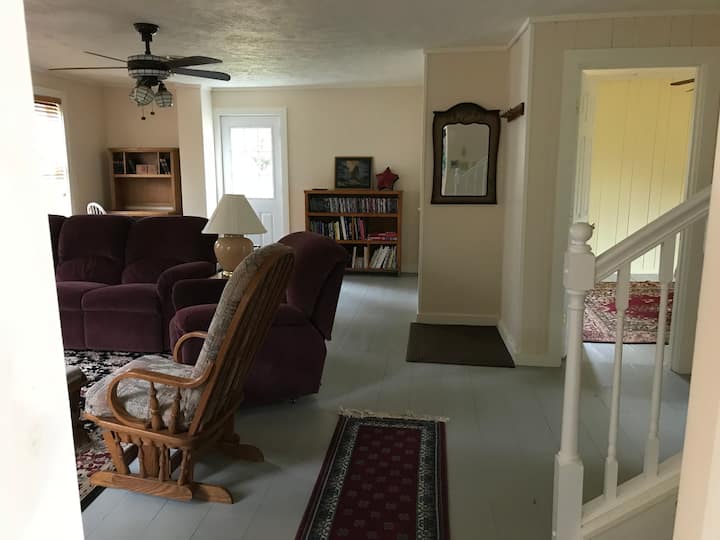 Historic 1840 Farmhouse-solitude Near Activities - Lake Carmi State Park, Franklin